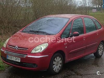 Usado Citroën Xsara Picasso Exclusive 92 CV (67 kW) 2009 Granate Monovolumen