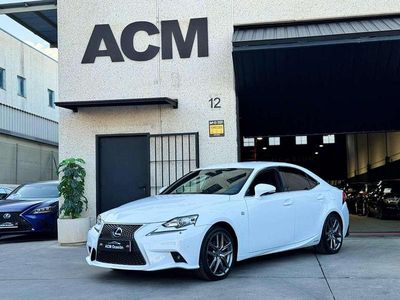 Lexus IS300h