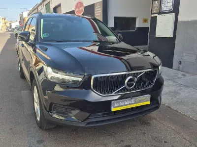 Usado Volvo XC40 129 CV (94 kW) 2022 Negro SUV