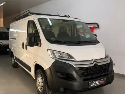 Usado Citroën Jumper 140 CV (102 kW) 2021 Blanco Monovolumen