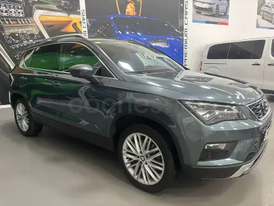 Usado Seat Ateca 4Drive 150 CV (110 kW) 2017 Gris / plata SUV