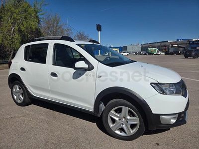 Usado Dacia Sandero Stepway 90 CV (66 kW) 2015 Blanco Berlina