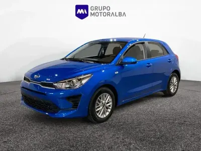 Usado Kia Rio 101 CV (74 kW) 2021 Azul Berlina