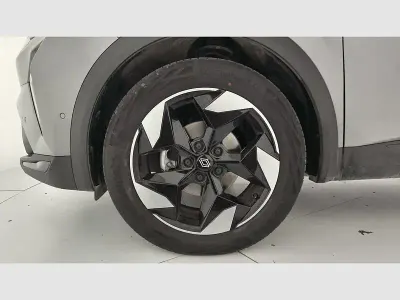 Usado Renault Captur Techno 100 CV (73 kW) 2025 Gris SUV
