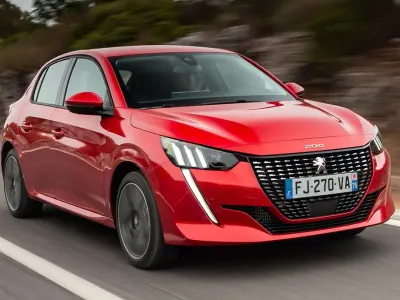 Usado Peugeot 208 Allure 102 CV (75 kW) 2025 Negro Utilitario