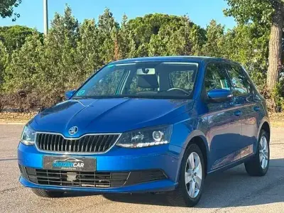 Usado Skoda Fabia Ambition 75 CV (55 kW) 2018 Azul Utilitario