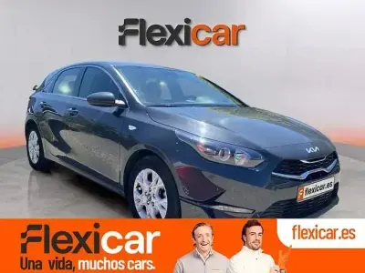 Usado Kia Ceed 136 CV (100 kW) 2023 Gris Utilitario