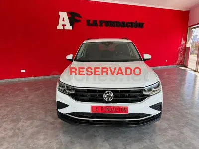 Usado VW Tiguan Life 150 CV (110 kW) 2022 Blanco SUV