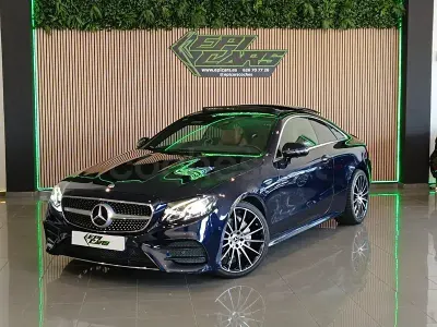 Usado Mercedes E220 194 CV (142 kW) 2017 Azul Coupe