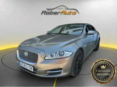 Usado Jaguar XJ Premium Luxury 385 CV (283 kW) 2011 Gris Berlina