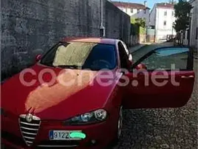 Usado Alfa Romeo 147 Impression 100 CV (73 kW) 2005 Rojo Utilitario