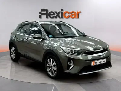 Usado Kia Stonic 84 HP (61 kW) 2022 Cinzento SUV