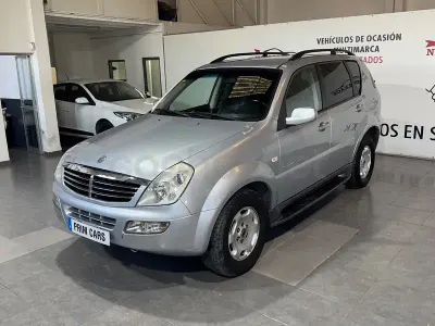 Usado SsangYong Rexton 165 CV (121 kW) 2005 Gris / plata SUV