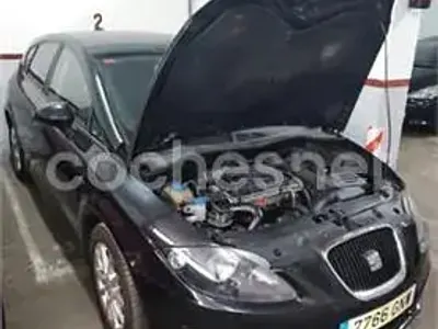 Usado Seat Leon Ecomotive 105 CV (77 kW) 2009 Negro Utilitario