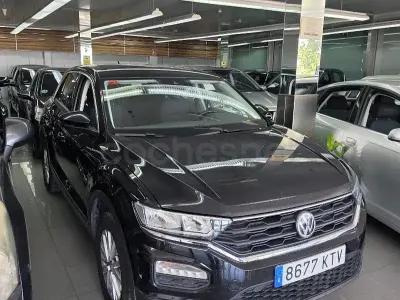 Usado VW T-Roc Advance 115 CV (84 kW) 2019 Negro SUV