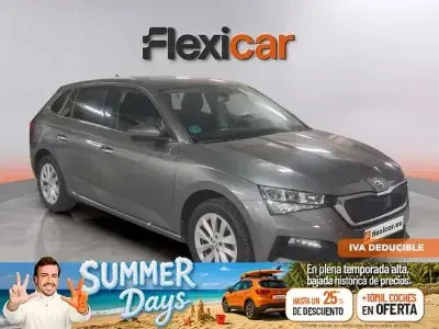 Usado Skoda Scala Selection 115 CV (84 kW) 2024 Gris Utilitario