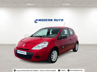 Usado Renault Clio II Expression 75 CV (55 kW) 2011 Granate Berlina