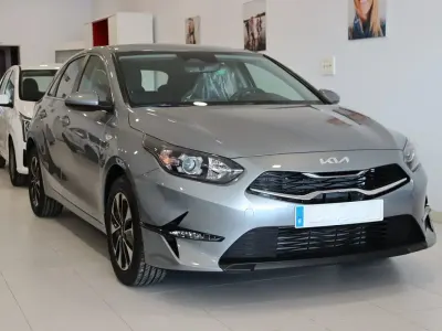 Usado Kia Ceed 100 CV (73 kW) 2025 Lunar silver Utilitario