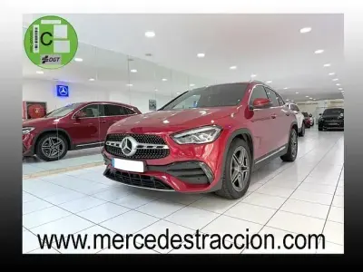 Usado Mercedes GLA200 163 CV (119 kW) 2022 Rojo SUV