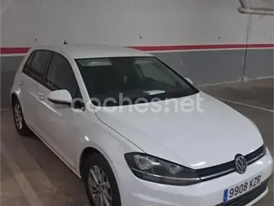 Usado VW Golf VII 115 CV (84 kW) 2019 Blanco Familiar