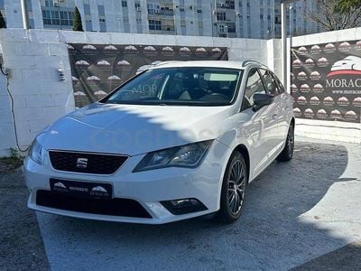 Usado Seat Leon Style 150 CV (110 kW) 2015 Blanco Familiar