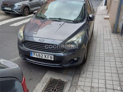 Gris / plata Usado 2017 Ford Ka Plus Utilitario | 7300 €