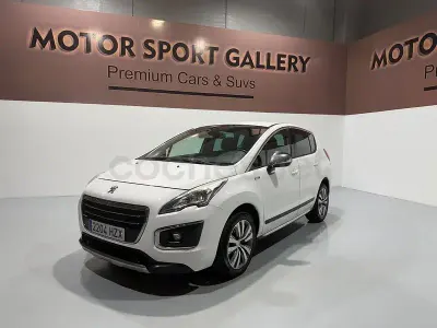 Usado Peugeot 3008 Style 120 CV (88 kW) 2014 Blanco Familiar