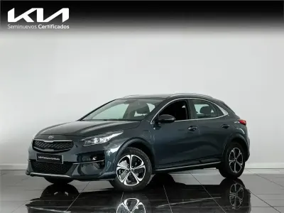 Usado Kia XCeed 141 HP (103 kW) 2021 Cinzento SUV
