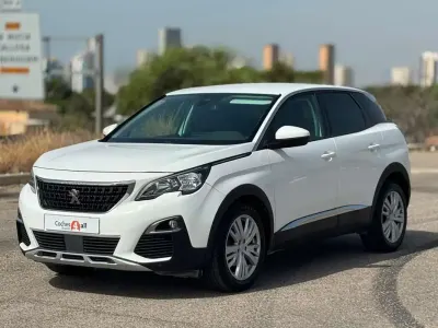 Usado Peugeot 3008 Allure 120 CV (88 kW) 2017 Blanco SUV