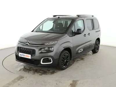 Usado Citroën Berlingo Feel 130 CV (95 kW) 2022 Gris / plata Monovolumen