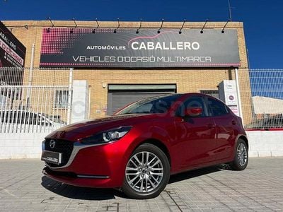 Usado Mazda 2 90 CV (66 kW) 2022 Rojo Berlina