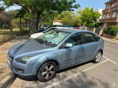 Usado Ford Focus Trend 109 CV (80 kW) 2004 Azul Berlina