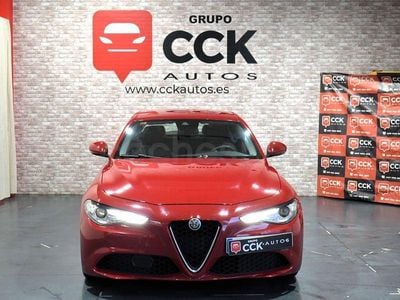 Usado Alfa Romeo Giulia Super 180 CV (132 kW) 2017 Granate Berlina