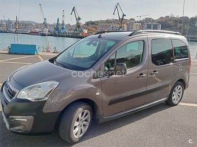 Usado Peugeot Partner Tepee Outdoor 100 CV (73 kW) 2016 Marrón Monovolumen