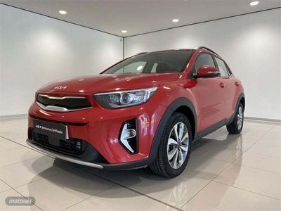 Rojo Usado 2024 Kia Stonic SUV | 20.390 € (Un poco caro)