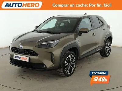 Usado Toyota Yaris Hybrid Style 116 CV (85 kW) 2022 Verde
