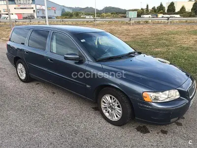 Usado Volvo V70 Momentum 163 CV (119 kW) 2005 Negro Familiar