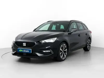 Usado Seat Leon FR 150 CV (110 kW) 2022 Negro Familiar