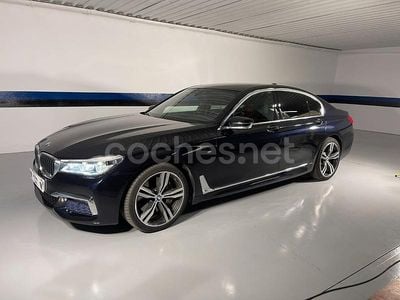 Azul Usado 2016 BMW 750 Sport Line Berlina | 31.900 €