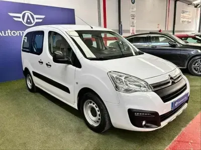 Usado Citroën Berlingo Live 102 HP (75 kW) 2019 Branco Monovolume