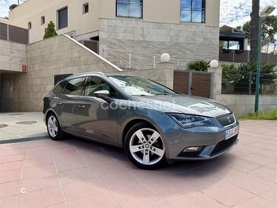 Usado Seat Leon ST Ecomotive 110 CV (80 kW) 2015 Gris / plata Familiar