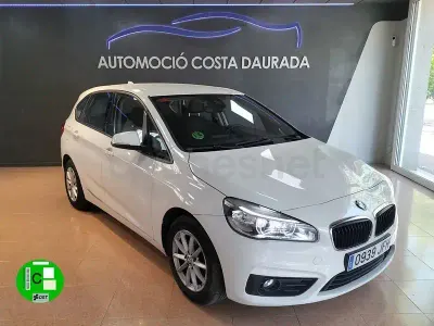 Usado BMW 218 Sport Line 150 CV (110 kW) 2015 Blanco Familiar