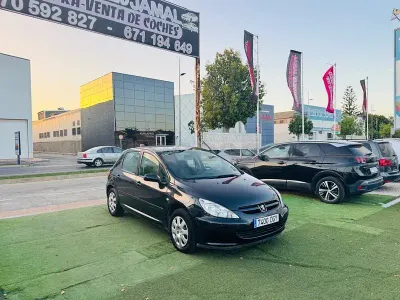 Usado Peugeot 307 110 CV (80 kW) 2005 Negro Berlina