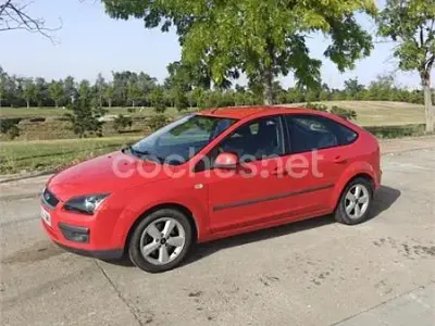 Usado Ford Focus Sport 145 CV (106 kW) 2005 Rojo Berlina