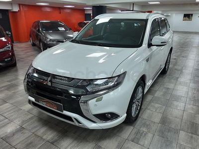 Usado Mitsubishi Outlander P-HEV 224 CV (164 kW) 2019 Blanco SUV