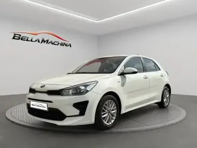 Usado Kia Rio 84 CV (61 kW) 2021 Blanco Berlina