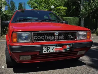 Usado Lancia Delta 108 CV (79 kW) 1991 Rojo Utilitario