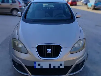 Usado Seat Altea Style 105 CV (77 kW) 2010 Beige Monovolumen