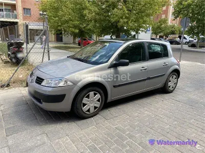 Usado Renault Mégane II 105 CV (77 kW) 2005 Gris / plata Berlina