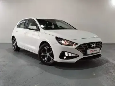 Usado Hyundai i30 120 CV (88 kW) 2022 Blanco Utilitario